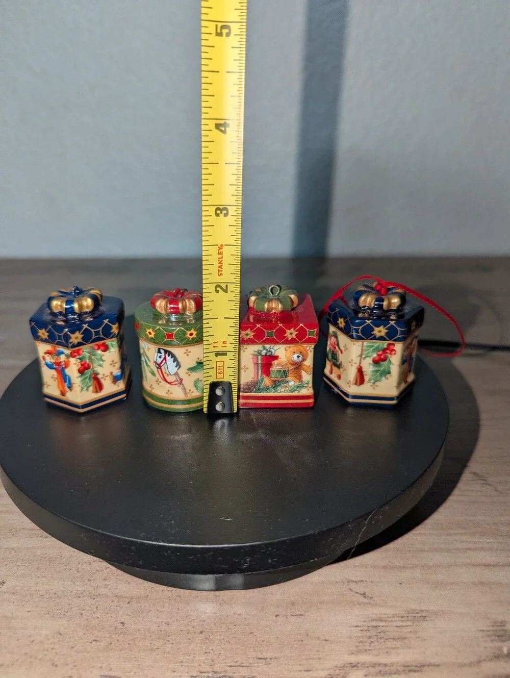 STUNNING VINTAGE LOT! Villeroy & Boch Porcelain Christmas Ornaments Set of four